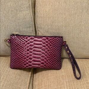 Chic Burgundy Snakeskin Wristlet